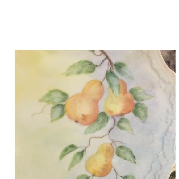 Vintage Hand Painted Porcelain Plate Pears Scalloped Edge 8"   Approx 8". Excell - Picture 2 of 3